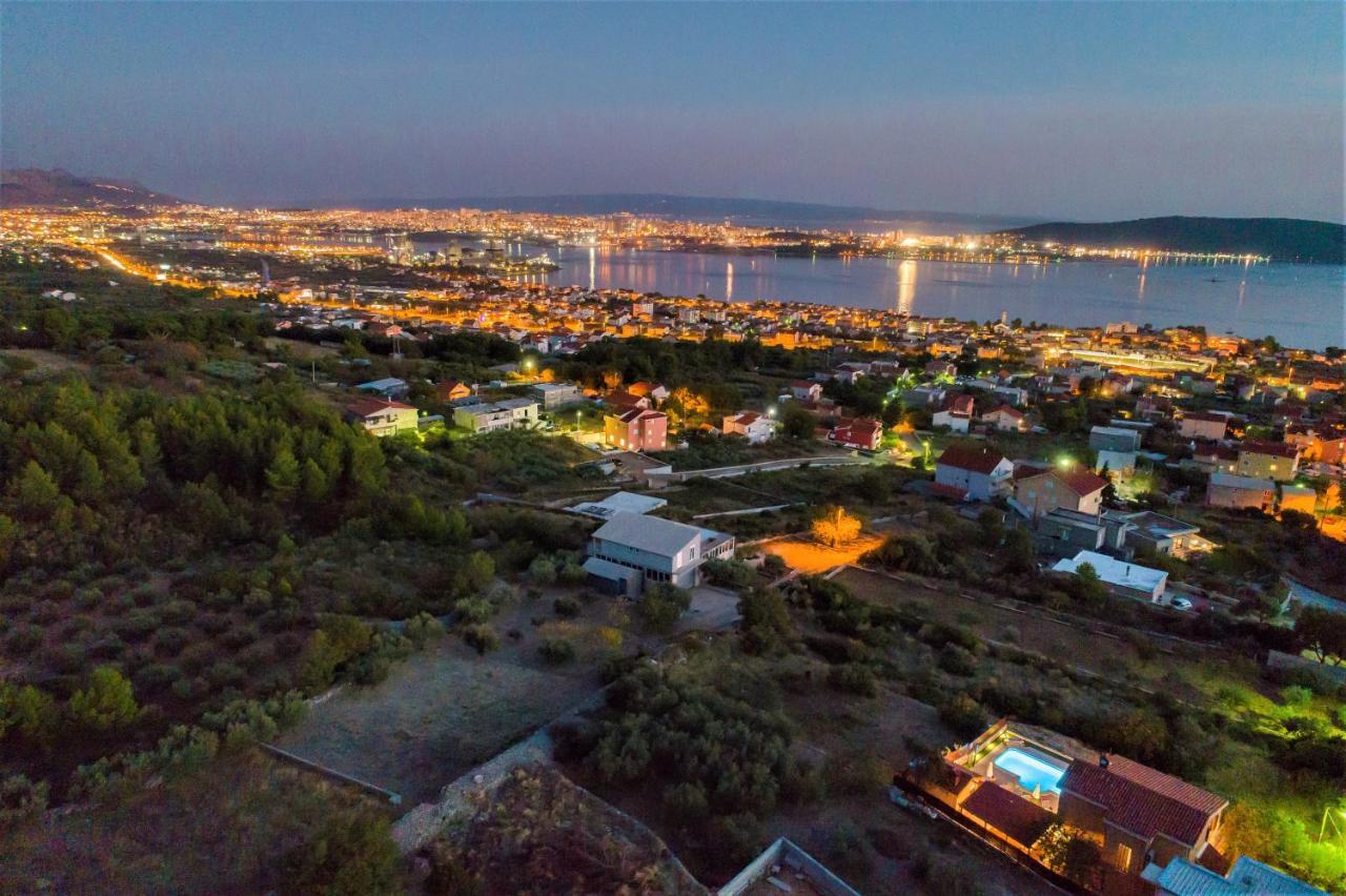 Holiday Home Magic View With Private Heated Pool Kaštela Exteriér fotografie